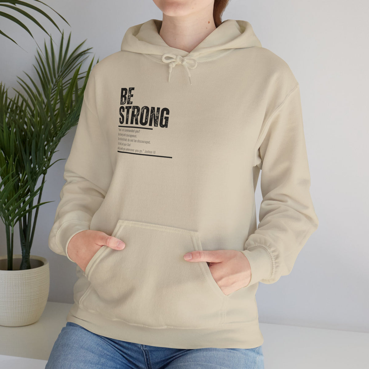 Be Strong- Unisex Heavy Blend™ Hooded Sweatshirt