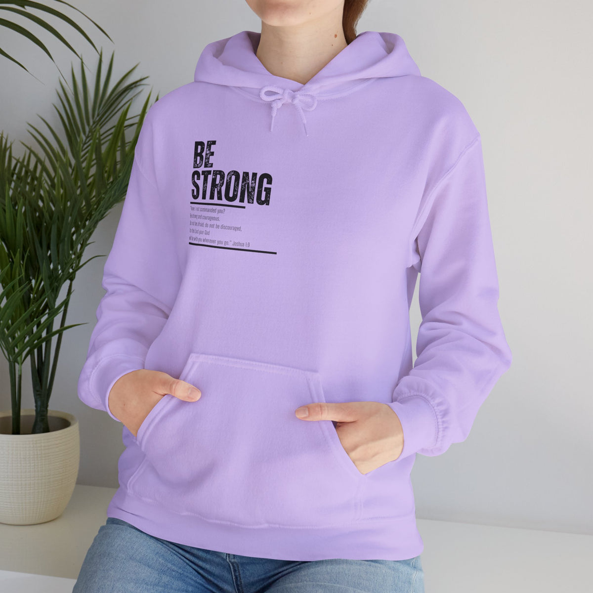 Be Strong- Unisex Heavy Blend™ Hooded Sweatshirt