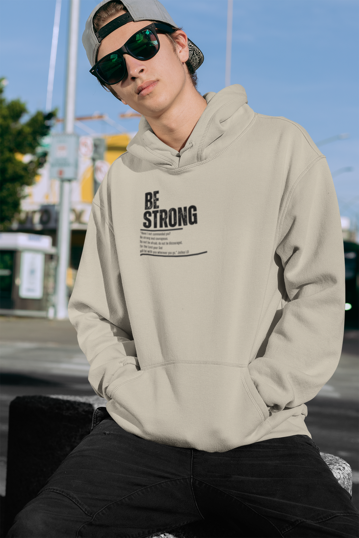 "Be Strong" Unisex Heavy Blend™ Hooded Sweatshirt